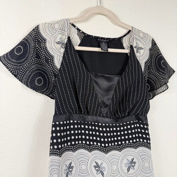 Bay Studio Black & White Geometric Career Blouse Empire Waist Tie Flutter Size M - Picture 3 of 9